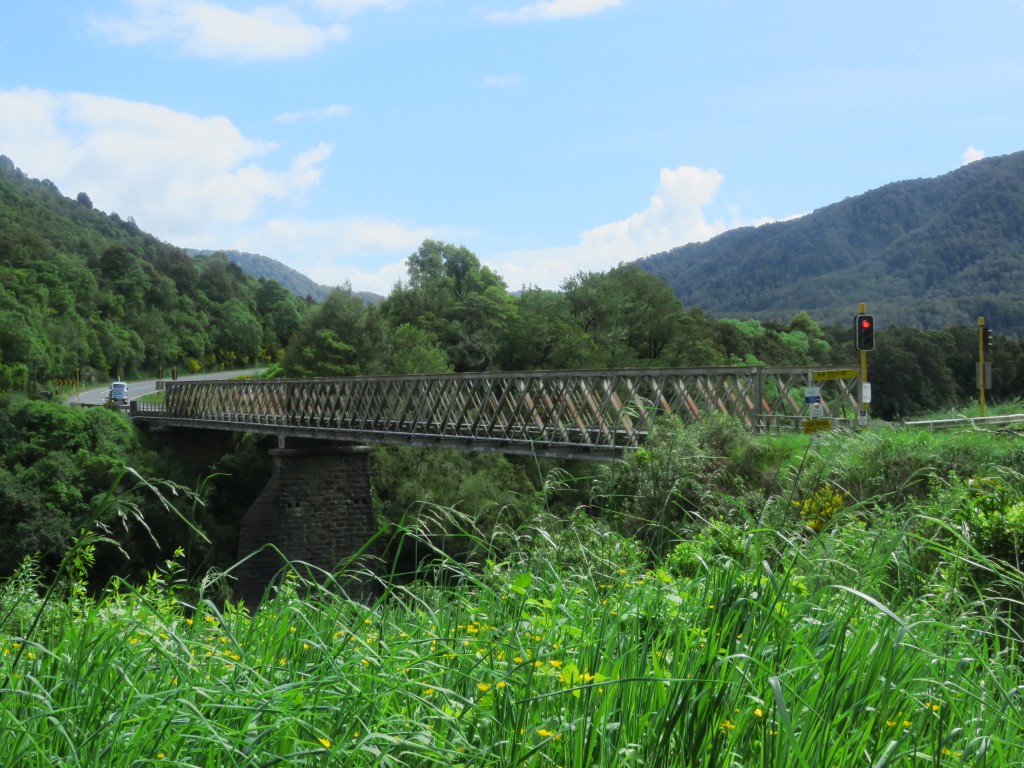 NZ: Buller River Iron Bridge