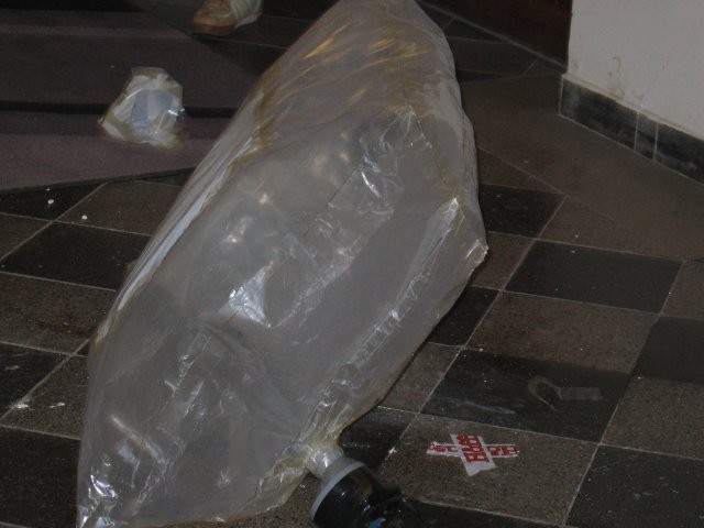 Das traf den Rand - Ei kaputt!