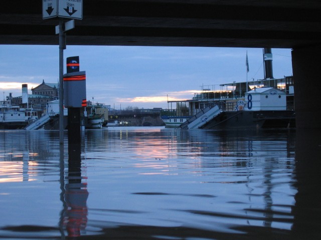 Ticketautomat im Wasser