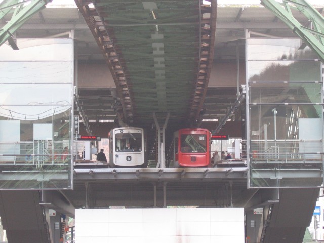 2 Bahnen kreuzen