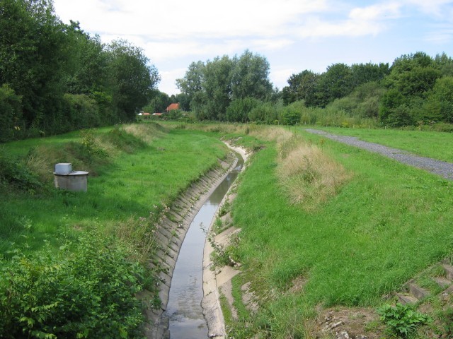 Friedlich - und doch schon weiträumig eingezäunt