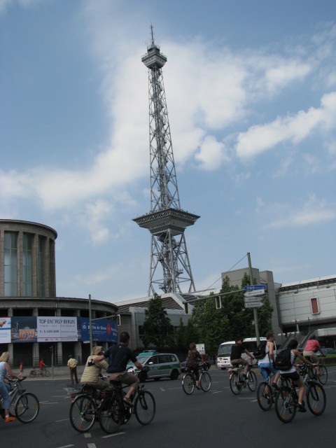 Am Funkturm vorbei