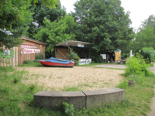 Mecklenburger Dorf - Floßboote