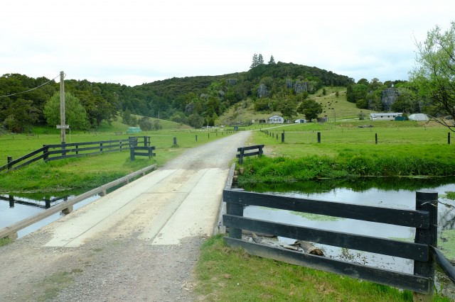 NZ: Kawiti-Caves 2