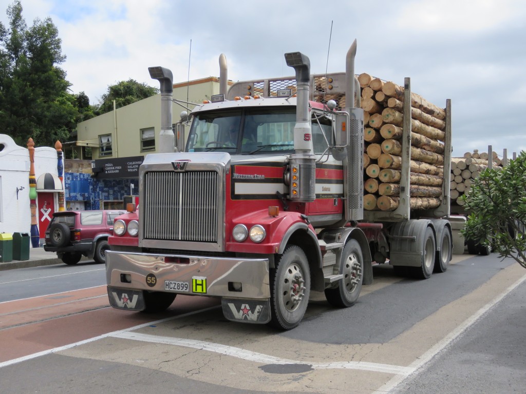 NZ: Kawakawa-Trucks