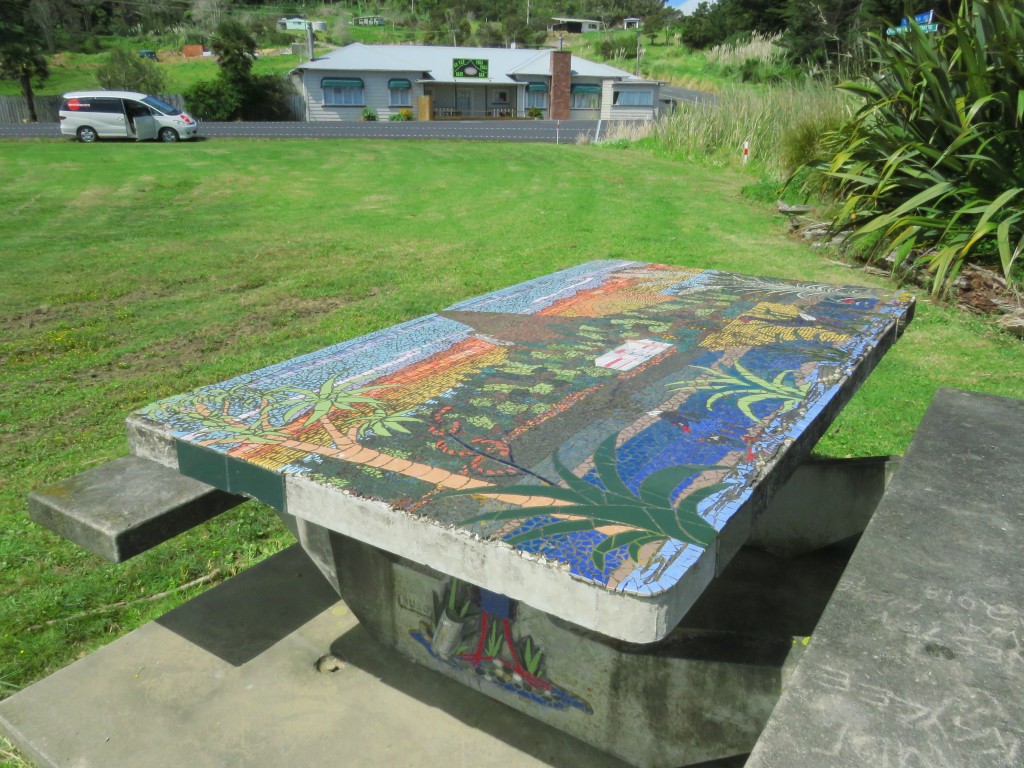 NZ: Dargaville Picknick 2 (Mosaic-Bank)
