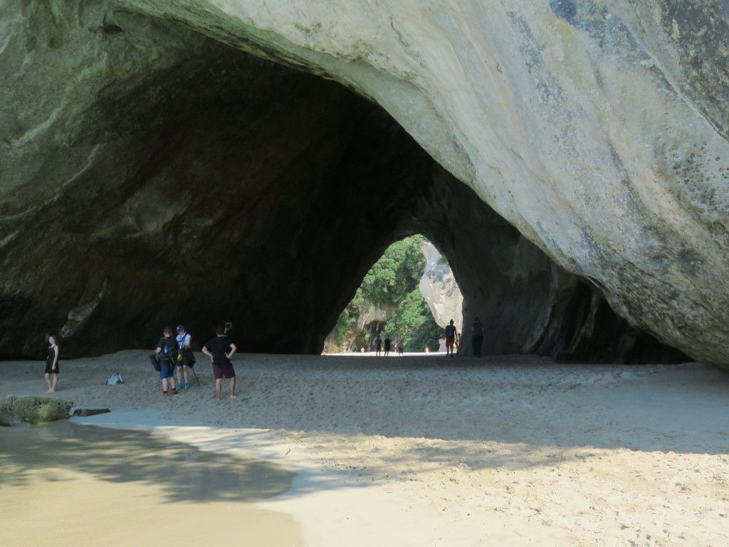 NZ: Cathedral Cove 1