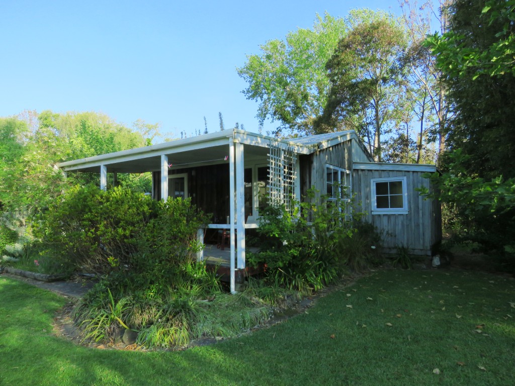 NZ: Coromandel Pottery Lane Cottage 2