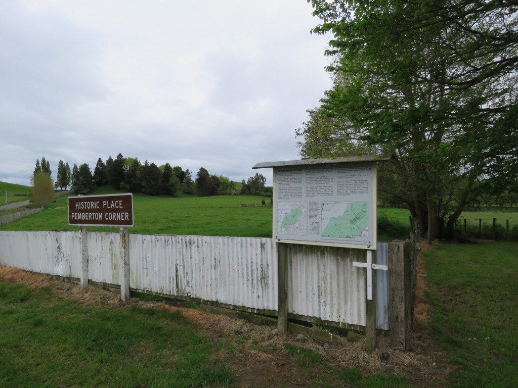 NZ: Manawatu Scenec Route 7 - Pemberton Village