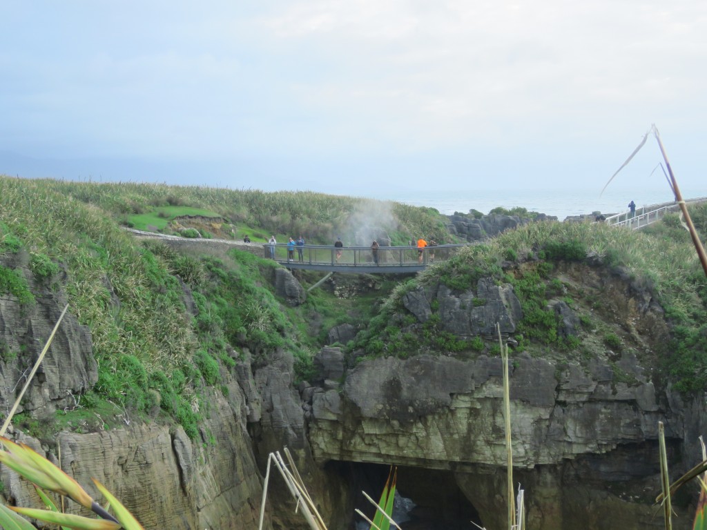 NZ: Pancake Rocks 4 - The Chminey