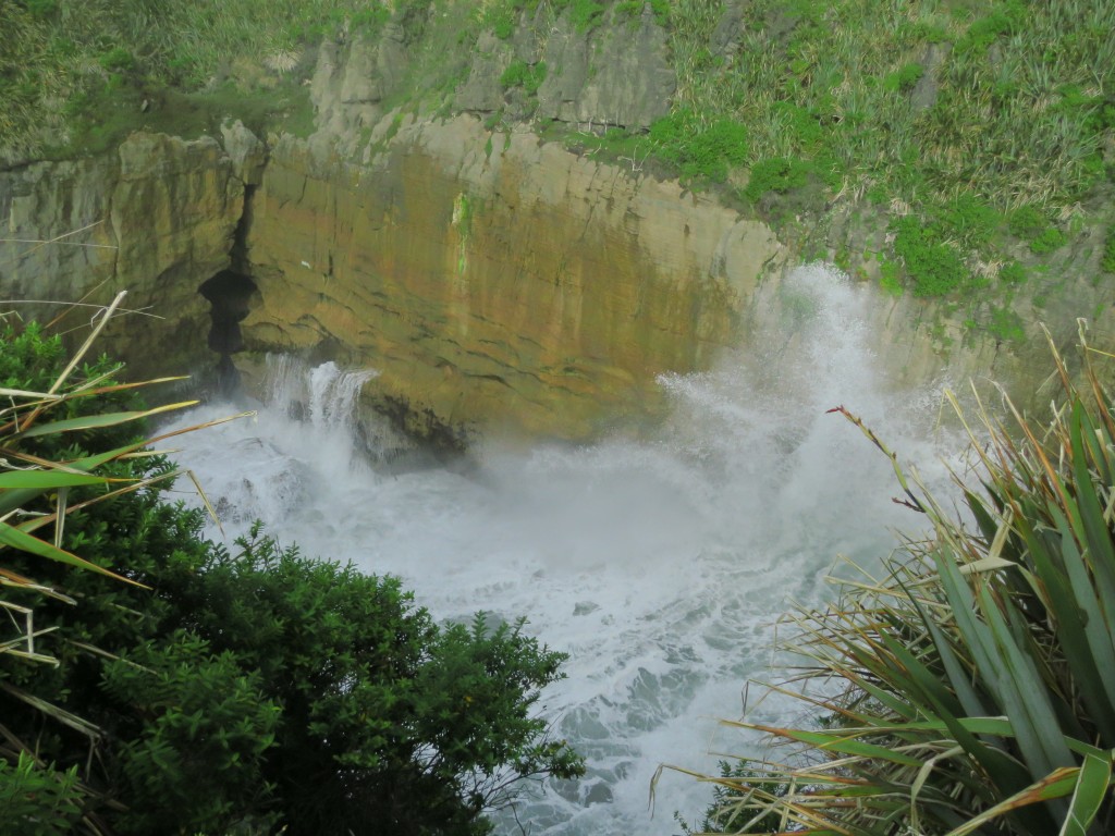 NZ: Pancake Rocks 7 - Surge Pool