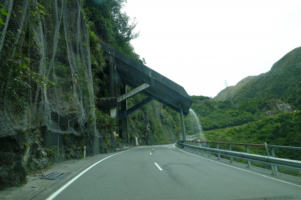 NZ: State Highway 73 (bei Reid Falls)