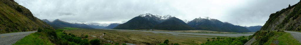 NZ: State Highway 73 (Waimakariri River - Panorama)