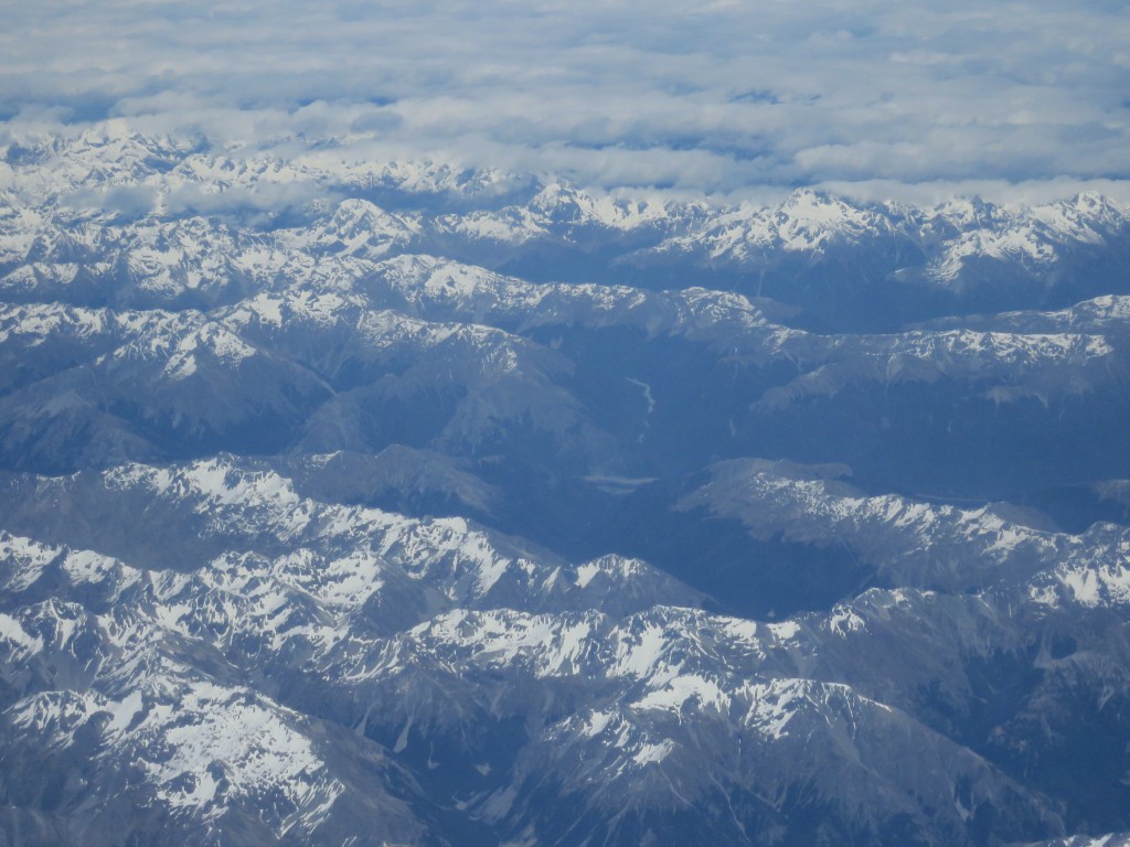 NZ: NZ-Flug nach Auckland  - Berge