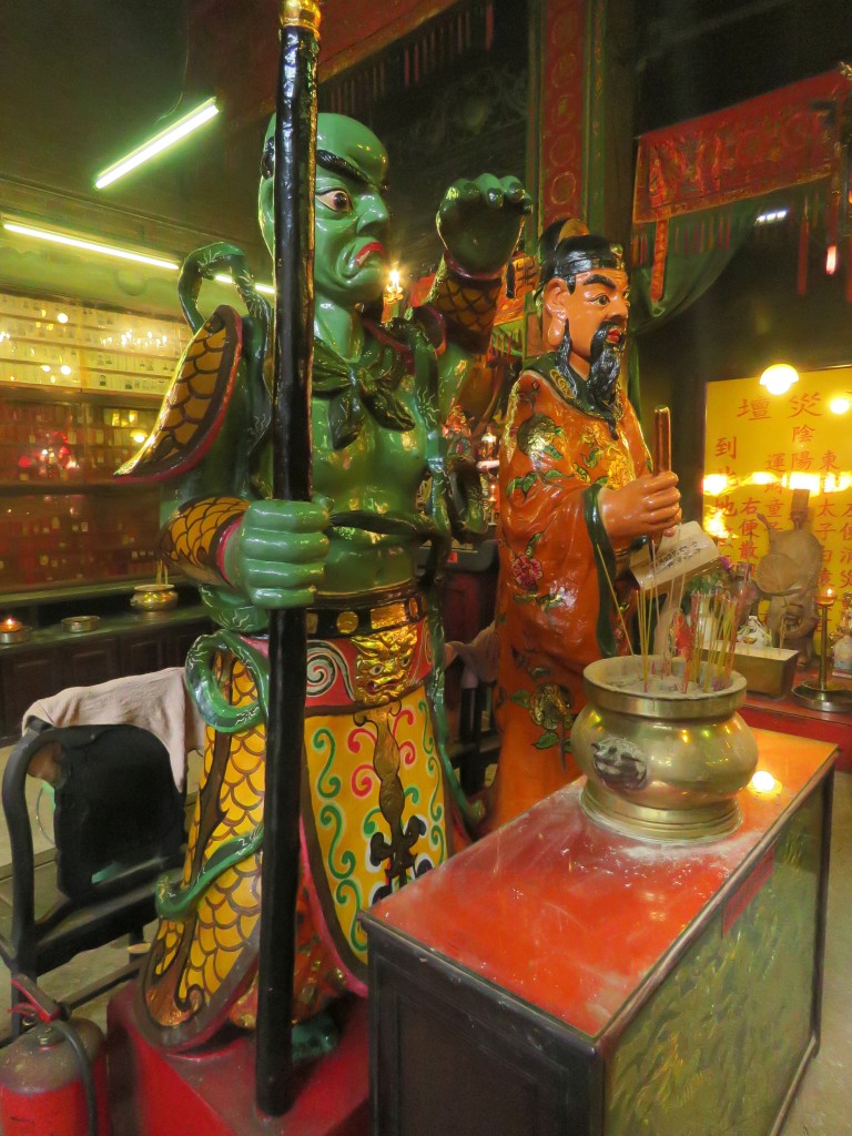 HK: Yaumatei Tin Hau Temple 011