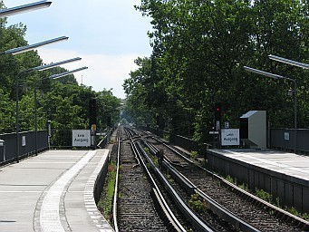 Berlin ist ein Dorf... - Bild 1